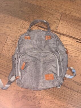 Babbleroo Gray Diaper Backpack 🍼